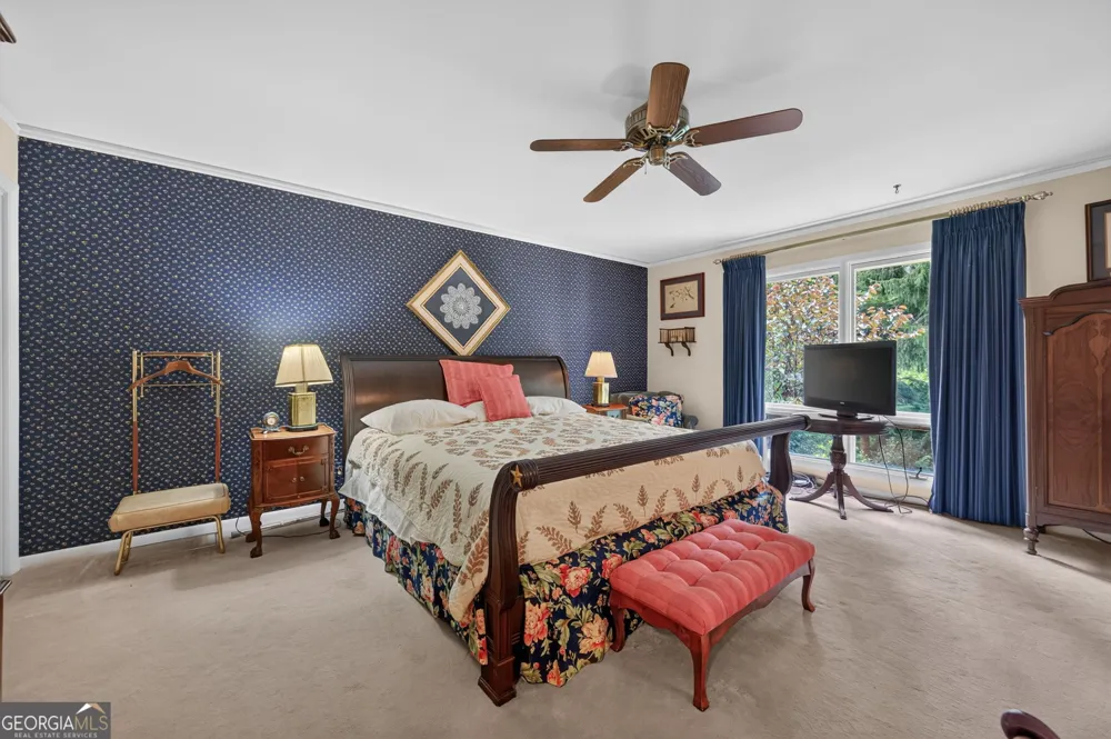 115 Farmstead LN Roswell, GA 30075