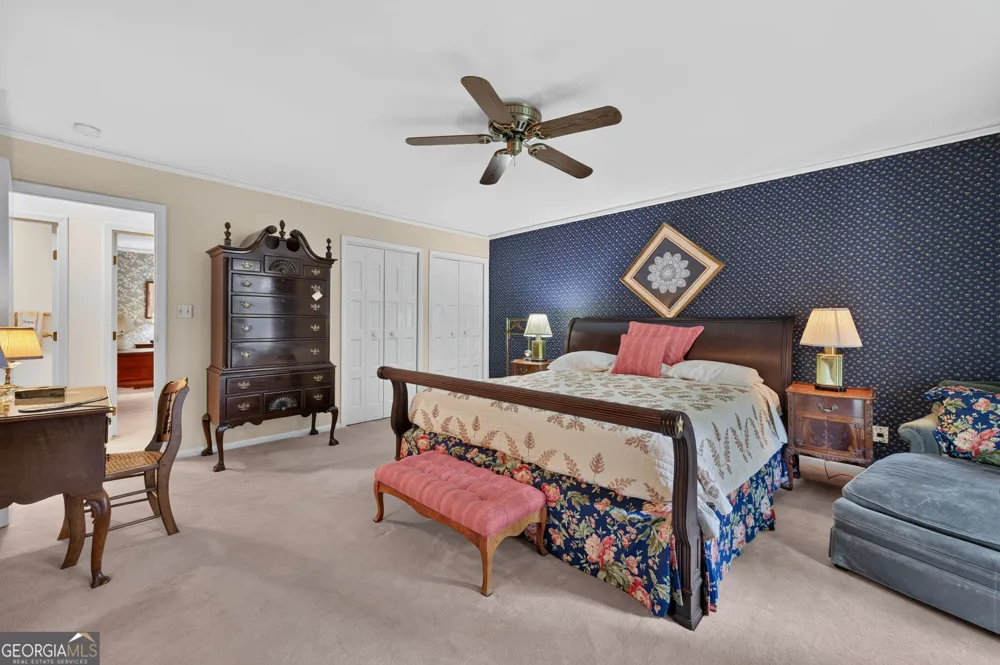 115 Farmstead LN Roswell, GA 30075