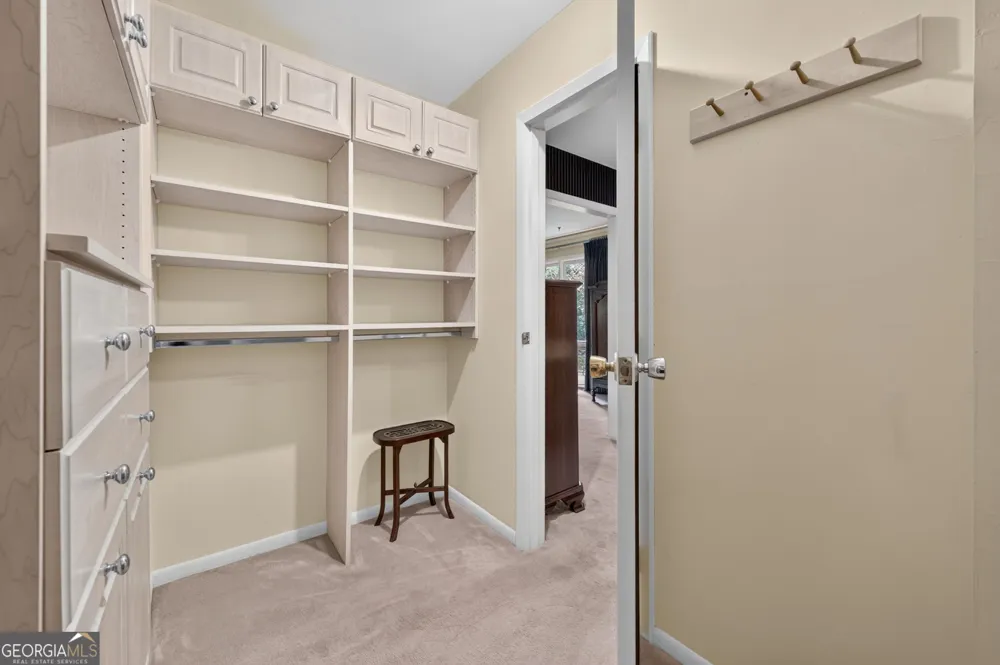 115 Farmstead LN Roswell, GA 30075