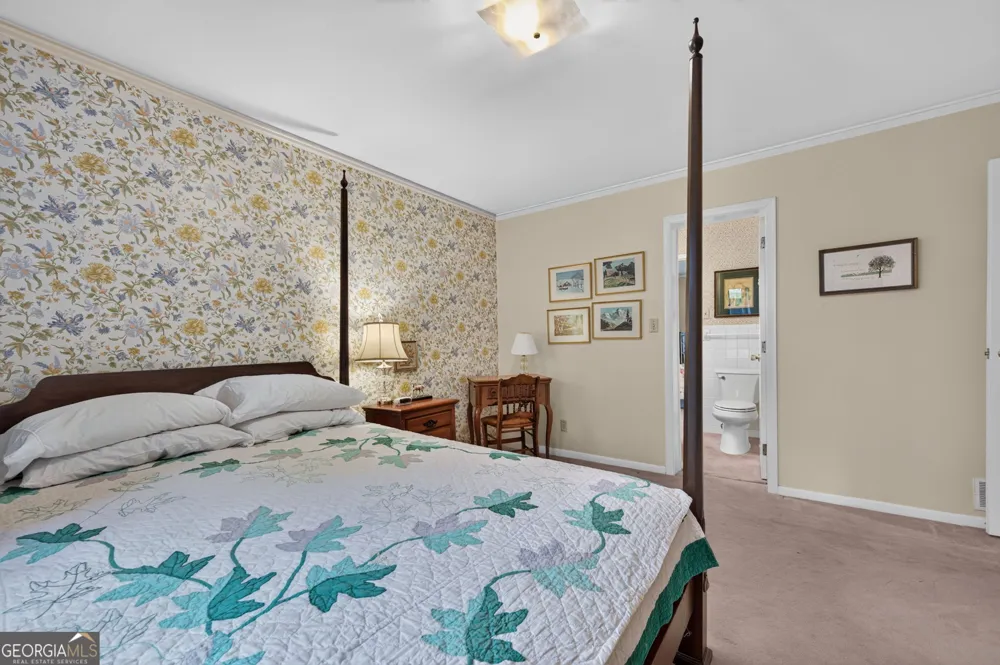 115 Farmstead LN Roswell, GA 30075