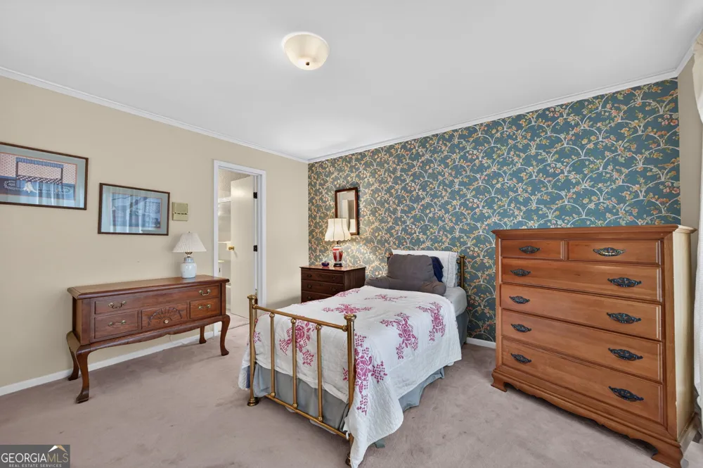 115 Farmstead LN Roswell, GA 30075