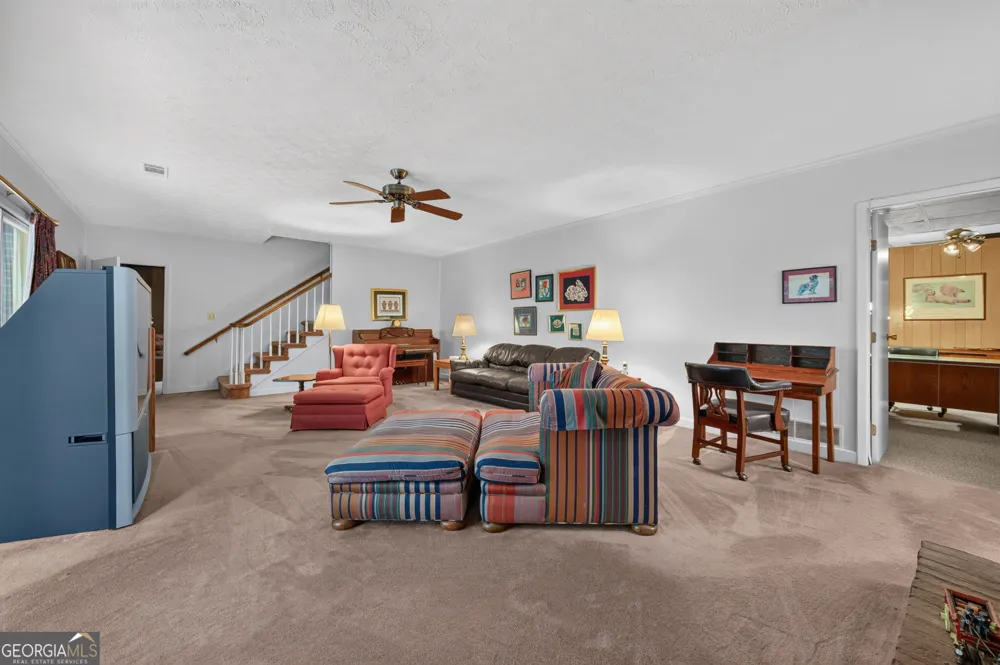 115 Farmstead LN Roswell, GA 30075