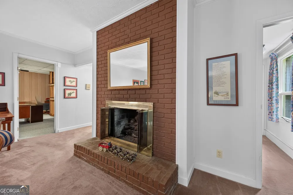 115 Farmstead LN Roswell, GA 30075