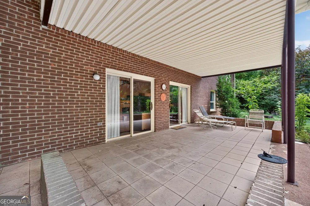 115 Farmstead LN Roswell, GA 30075
