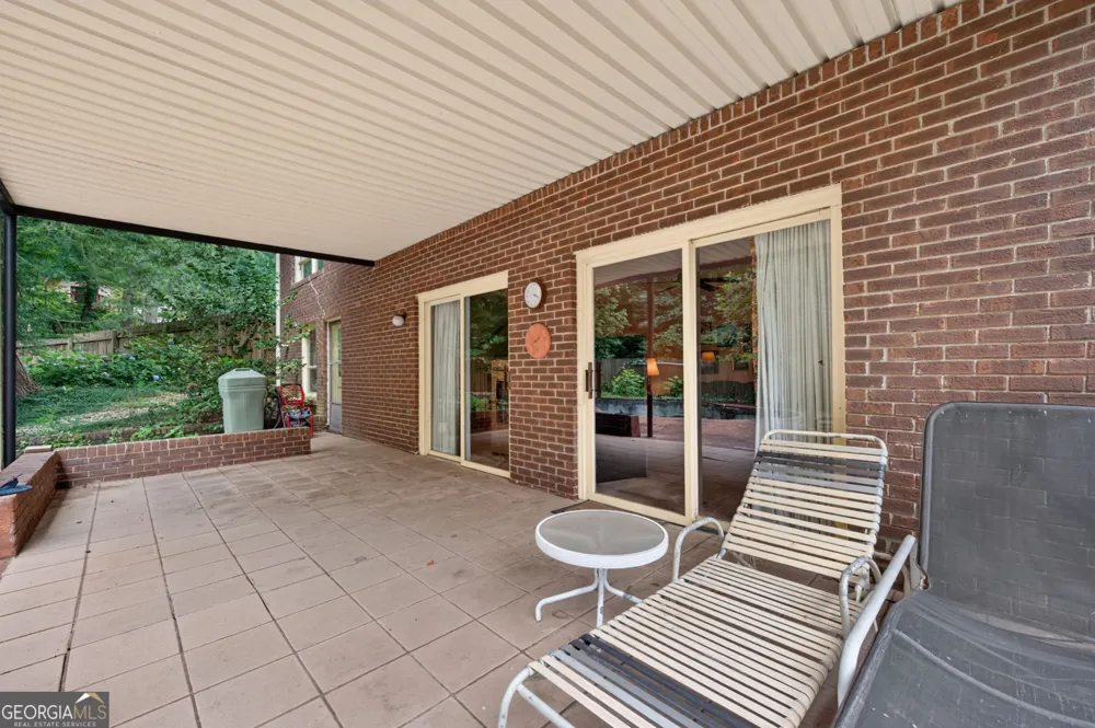 115 Farmstead LN Roswell, GA 30075