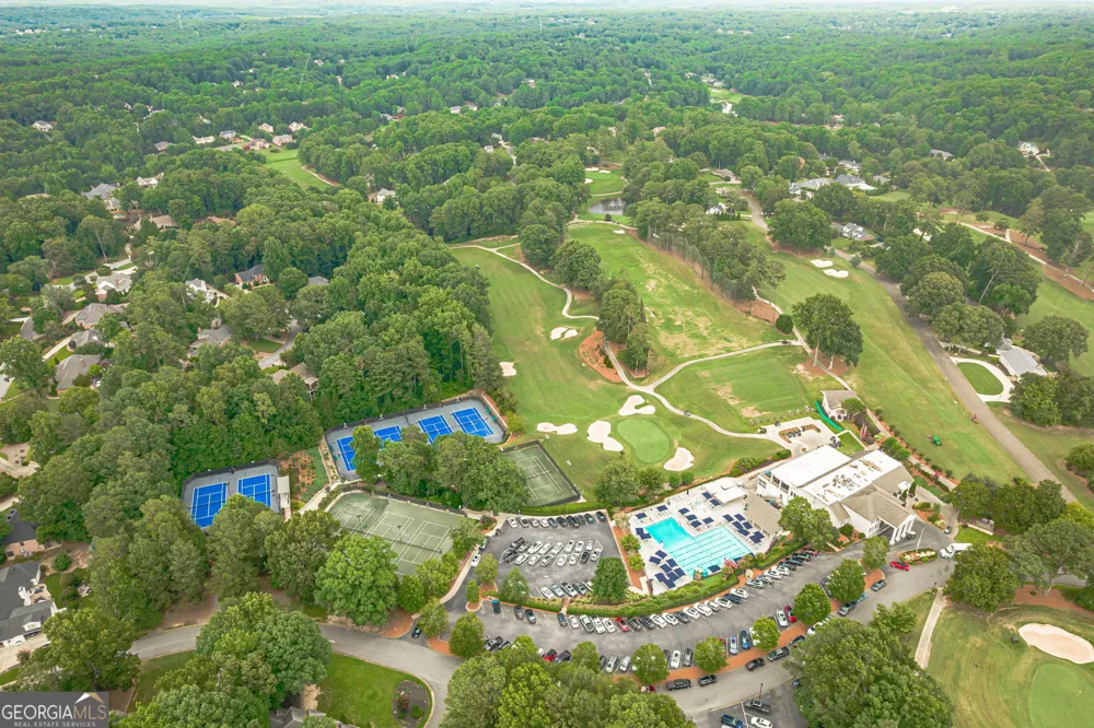 115 Farmstead LN Roswell, GA 30075