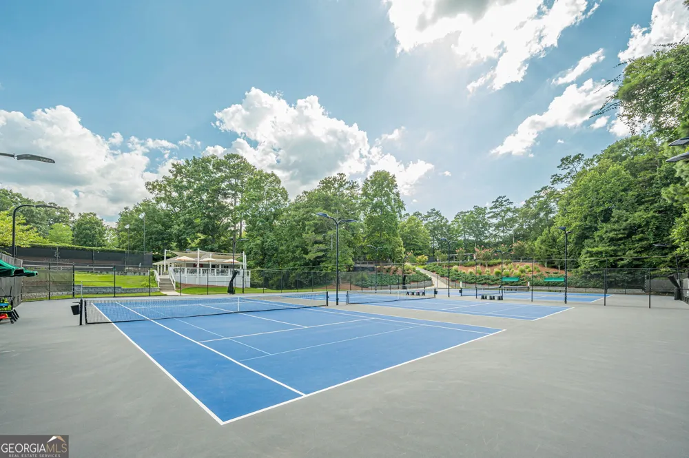115 Farmstead LN Roswell, GA 30075