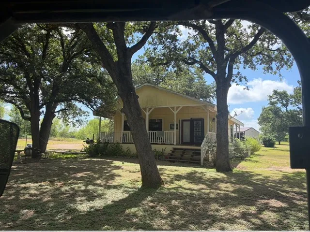 1226 County Road 316 Lexington, TX 78947