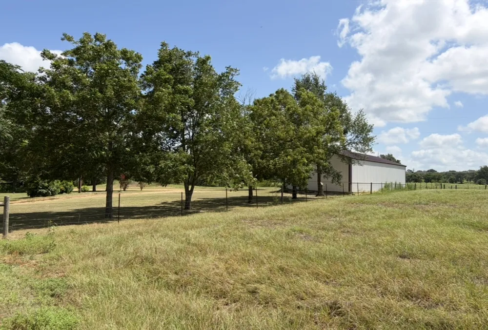 1226 County Road 316 Lexington, TX 78947