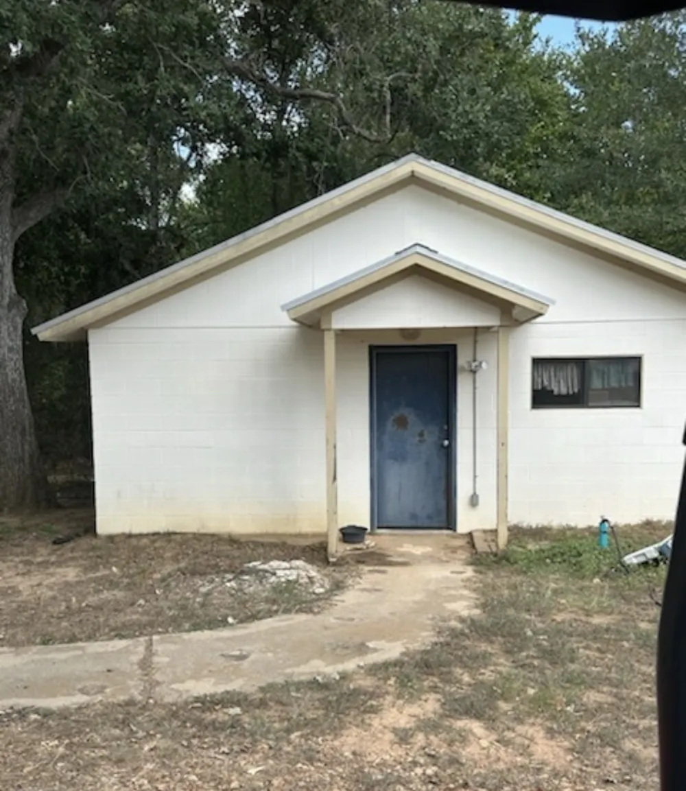 1226 County Road 316 Lexington, TX 78947