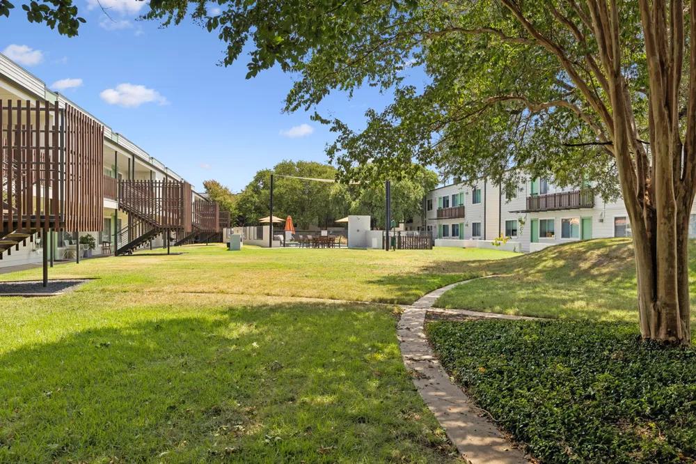 2200 Dickson Drive #128 Austin, TX 78704