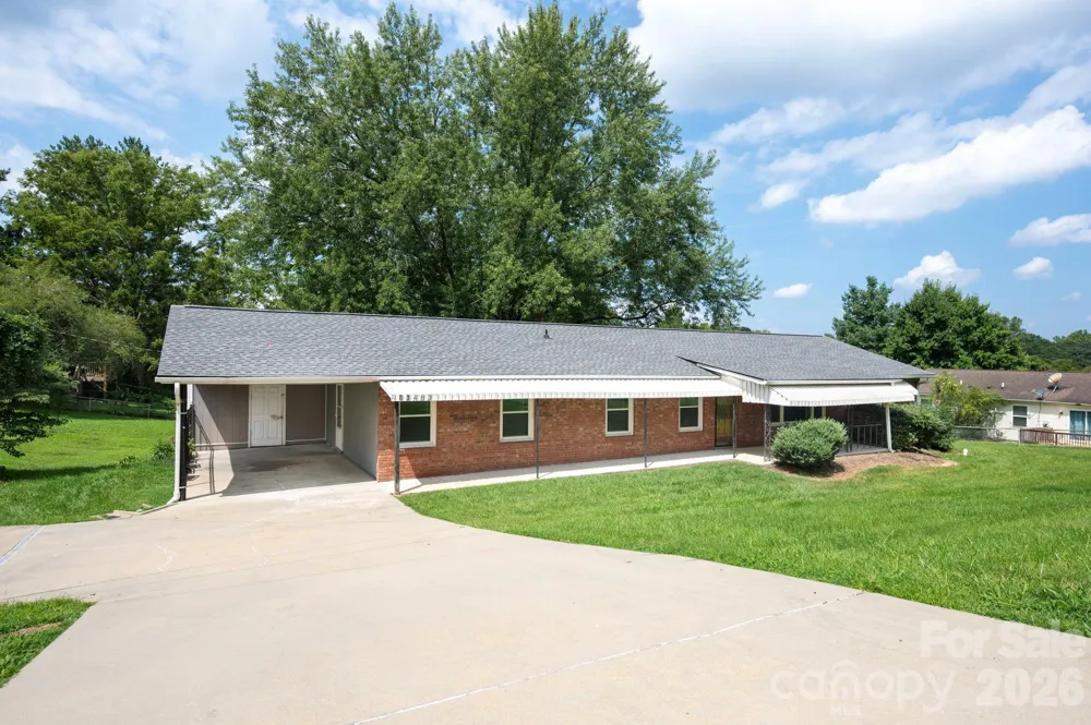483 Caribou Road Asheville, NC 28803