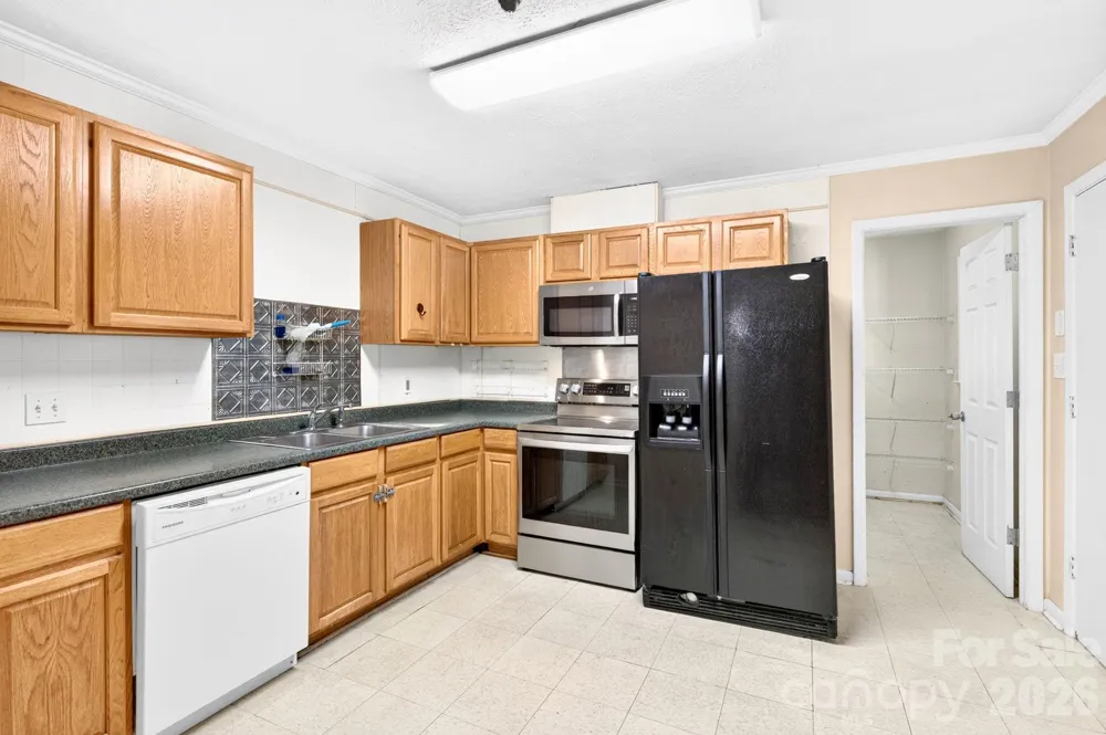 483 Caribou Road Asheville, NC 28803