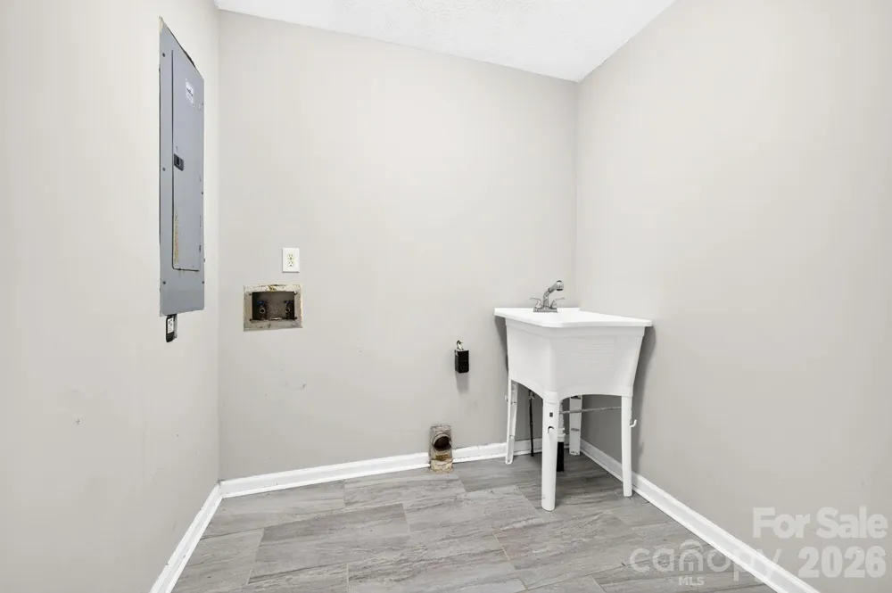 483 Caribou Road Asheville, NC 28803
