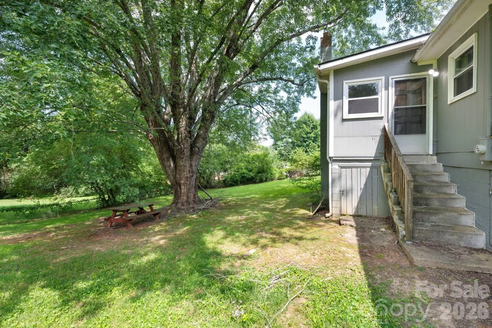 483 Caribou Road Asheville, NC 28803
