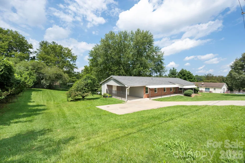 483 Caribou Road Asheville, NC 28803