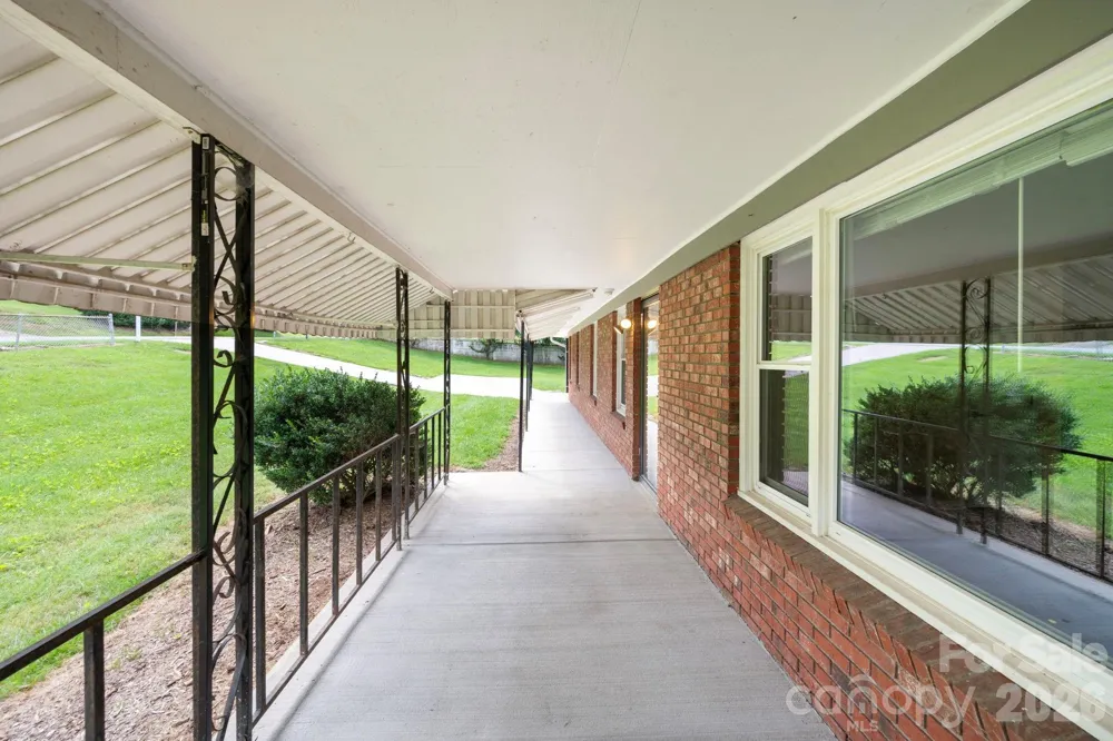 483 Caribou Road Asheville, NC 28803