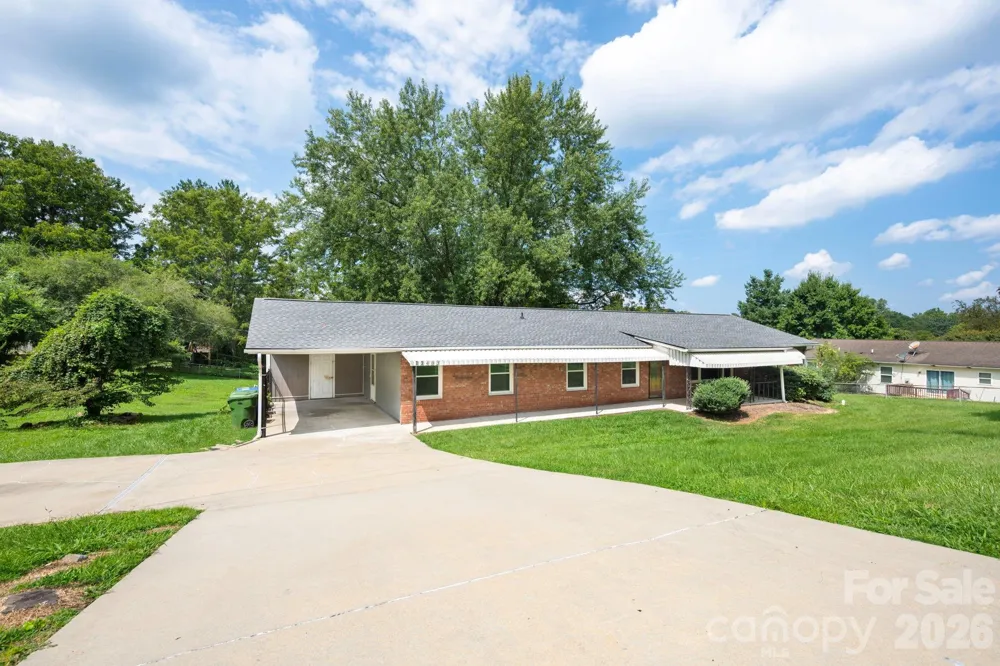 483 Caribou Road Asheville, NC 28803