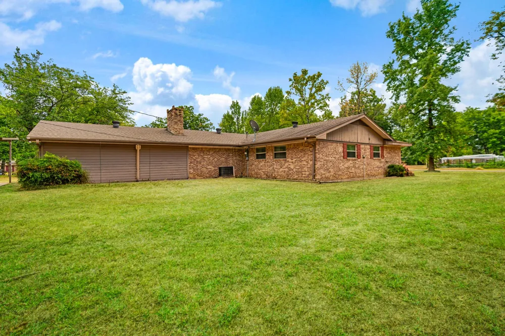 165 E Bennett Street Detroit, TX 75436
