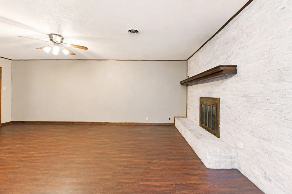 165 E Bennett Street Detroit, TX 75436