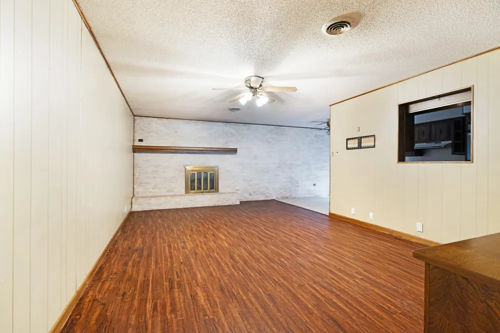 165 E Bennett Street Detroit, TX 75436