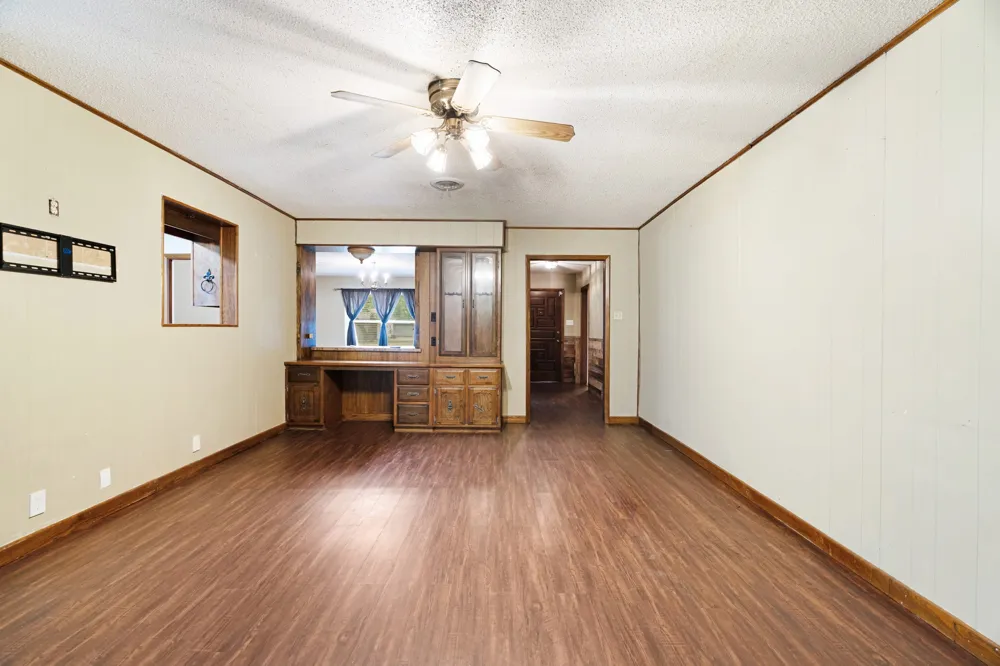 165 E Bennett Street Detroit, TX 75436