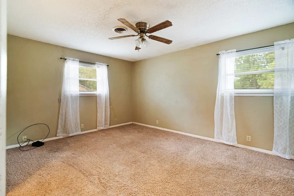 165 E Bennett Street Detroit, TX 75436