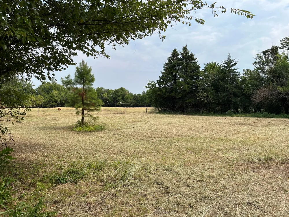 404 E Maple Street Ravenna, TX 75476