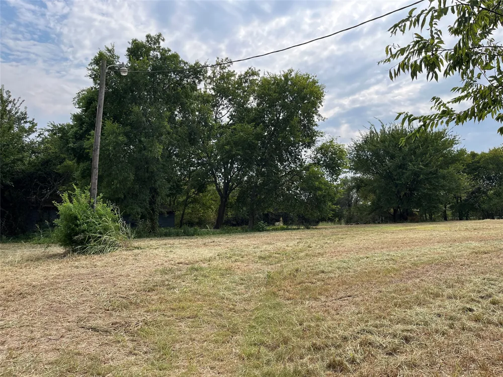 404 E Maple Street Ravenna, TX 75476