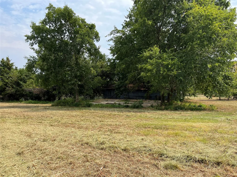 404 E Maple Street Ravenna, TX 75476