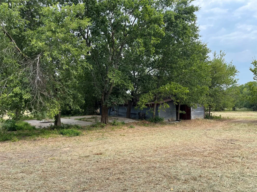 404 E Maple Street Ravenna, TX 75476