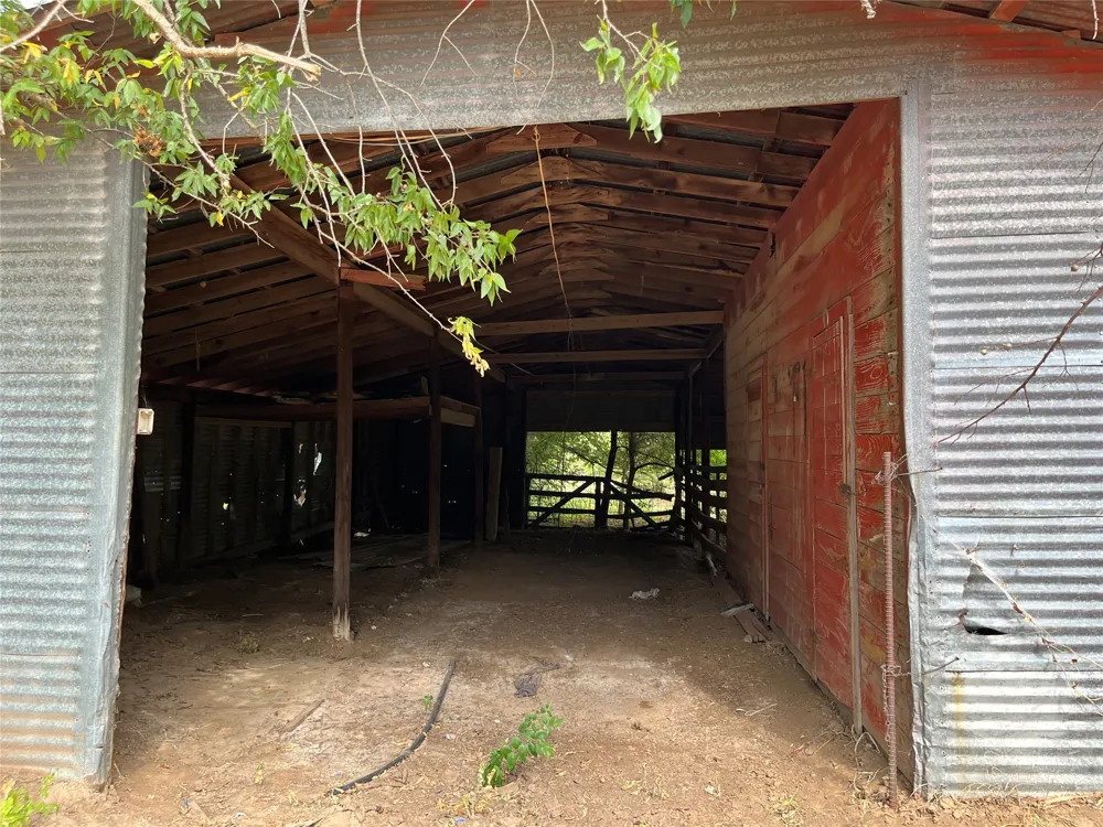 404 E Maple Street Ravenna, TX 75476