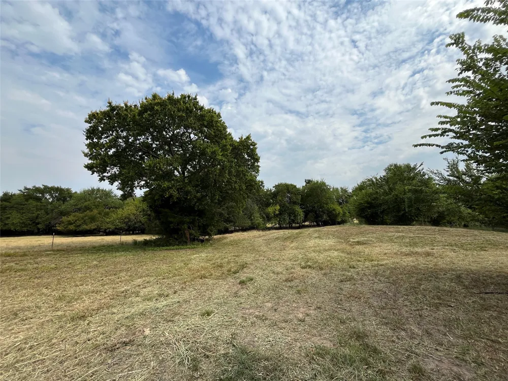 404 E Maple Street Ravenna, TX 75476