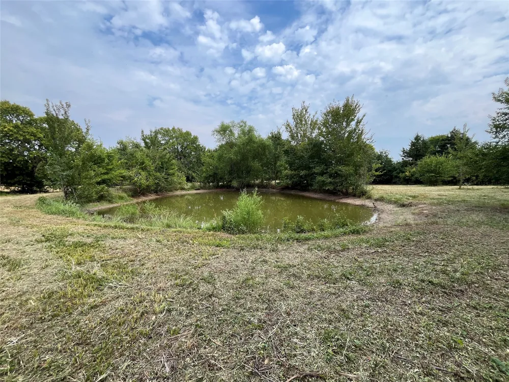 404 E Maple Street Ravenna, TX 75476