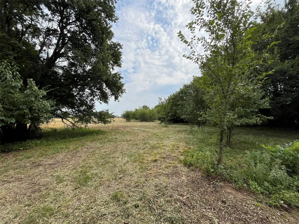404 E Maple Street Ravenna, TX 75476