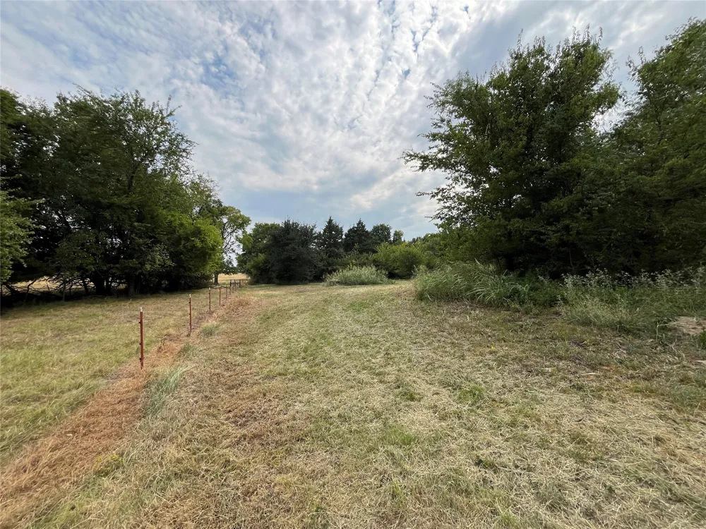 404 E Maple Street Ravenna, TX 75476