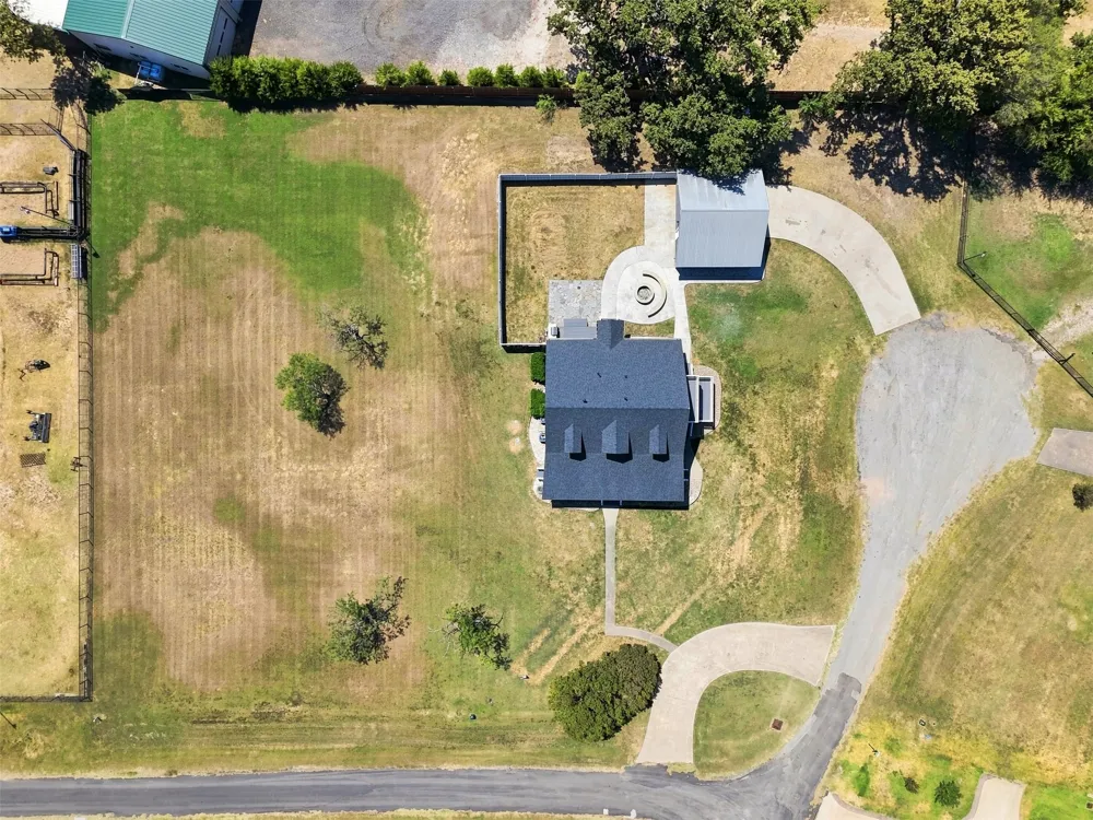 718 County Road 3121 Corsicana, TX 75109