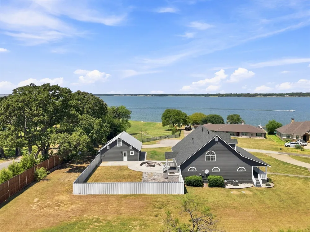 718 County Road 3121 Corsicana, TX 75109