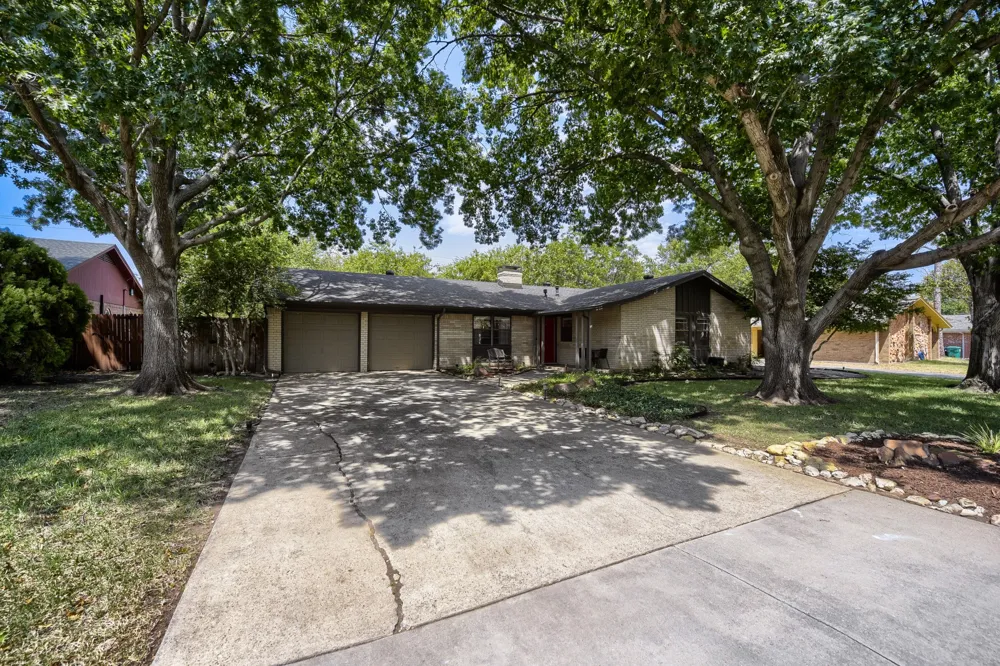 1300 Greenbriar Street Denton, TX 76201