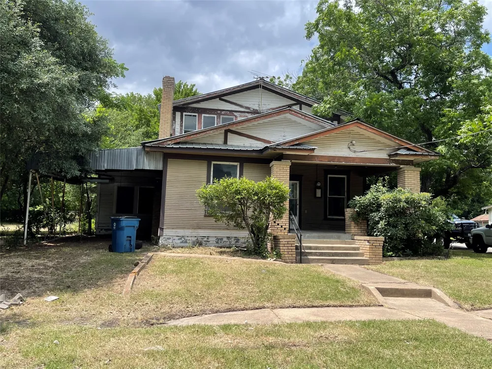 1430 W 1st Avenue Corsicana, TX 75110