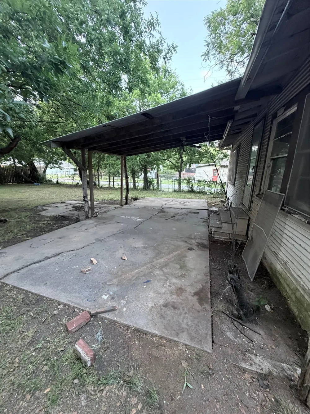 1430 W 1st Avenue Corsicana, TX 75110