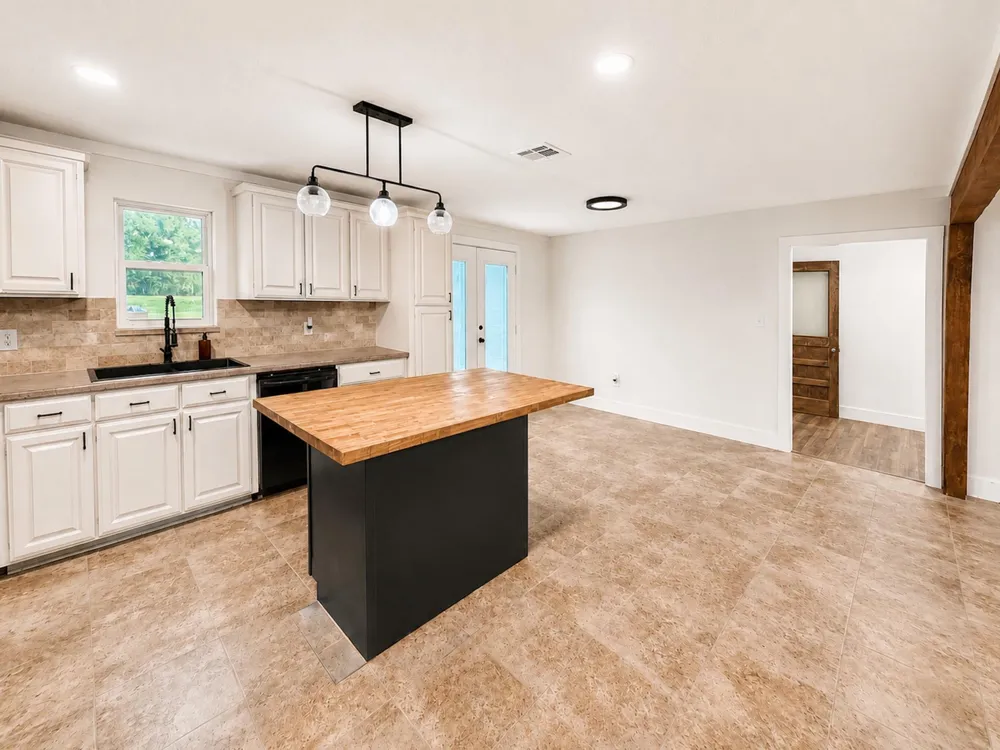 1536 Fm 253 Road Buna, TX 77612
