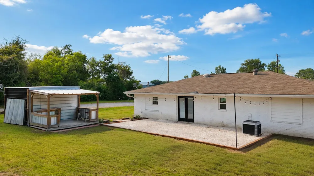 1536 Fm 253 Road Buna, TX 77612