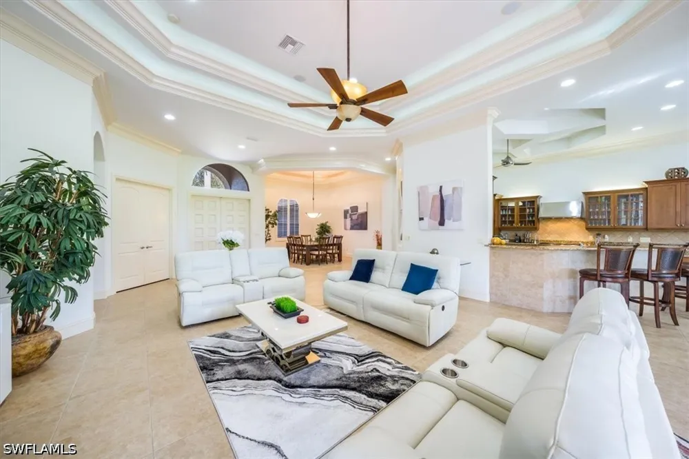Strada Bella Court Naples, FL 34119