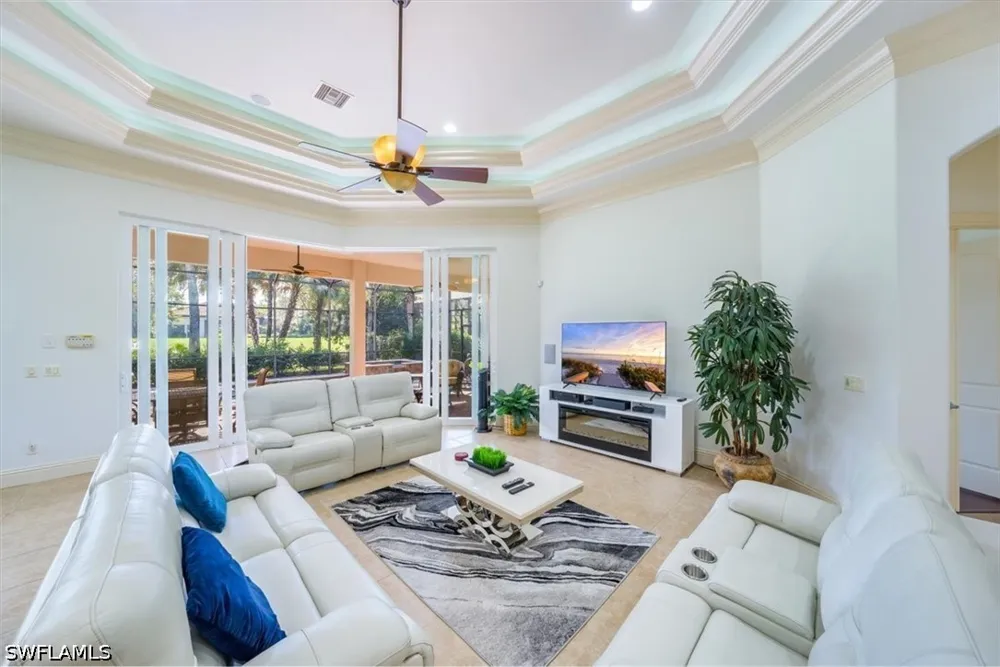 Strada Bella Court Naples, FL 34119