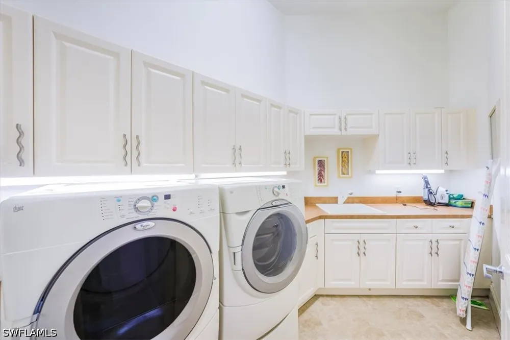 Strada Bella Court Naples, FL 34119