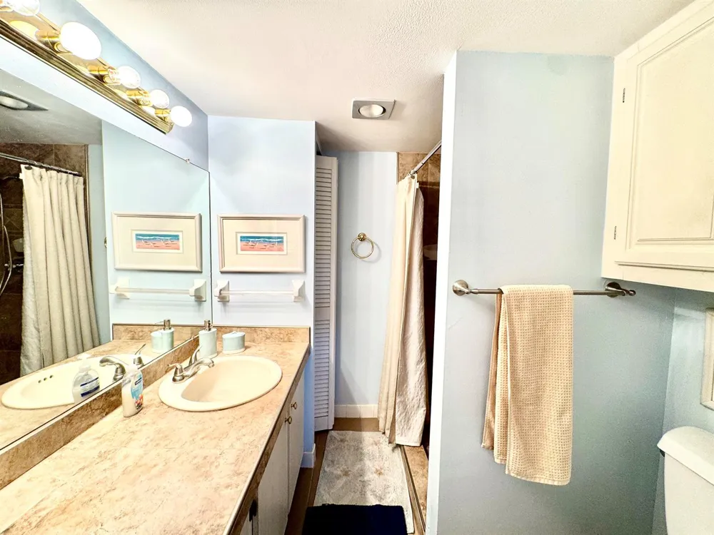 1100 PONCE DE LEON CIRCLE #E306 Vero Beach, FL 32960
