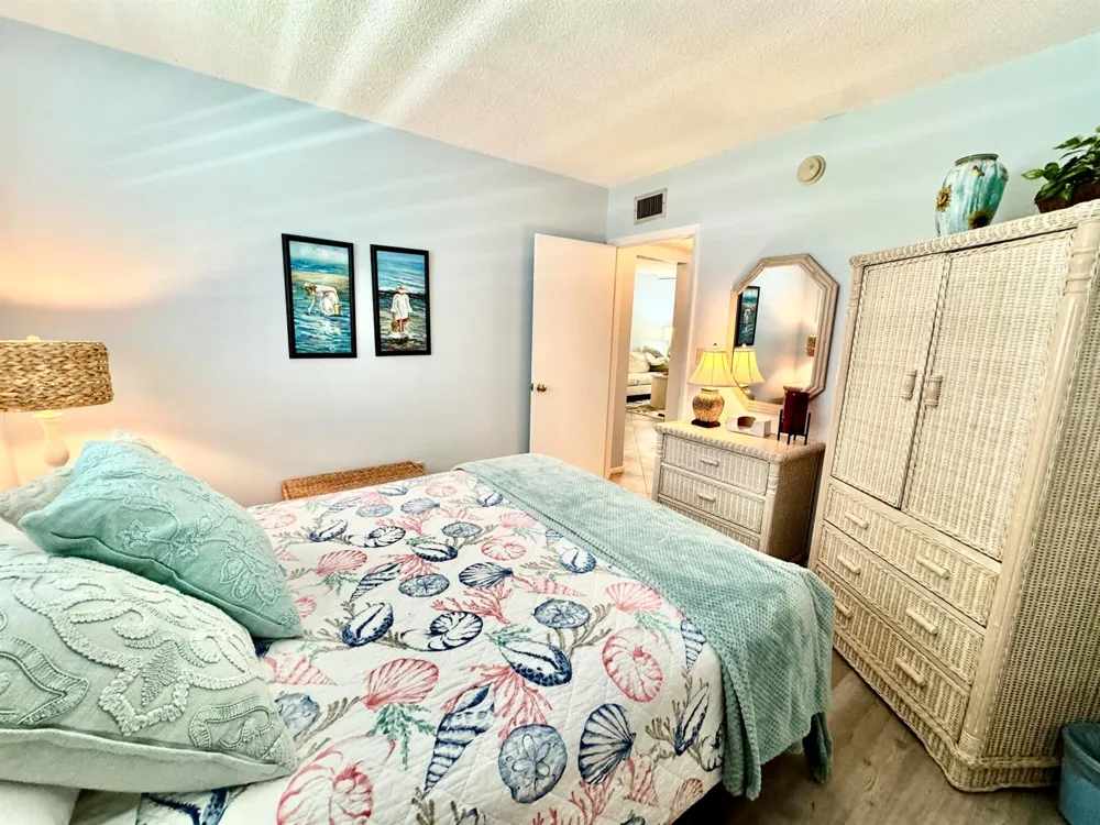 1100 PONCE DE LEON CIRCLE #E306 Vero Beach, FL 32960