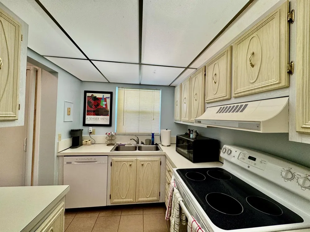 1100 PONCE DE LEON CIRCLE #E306 Vero Beach, FL 32960