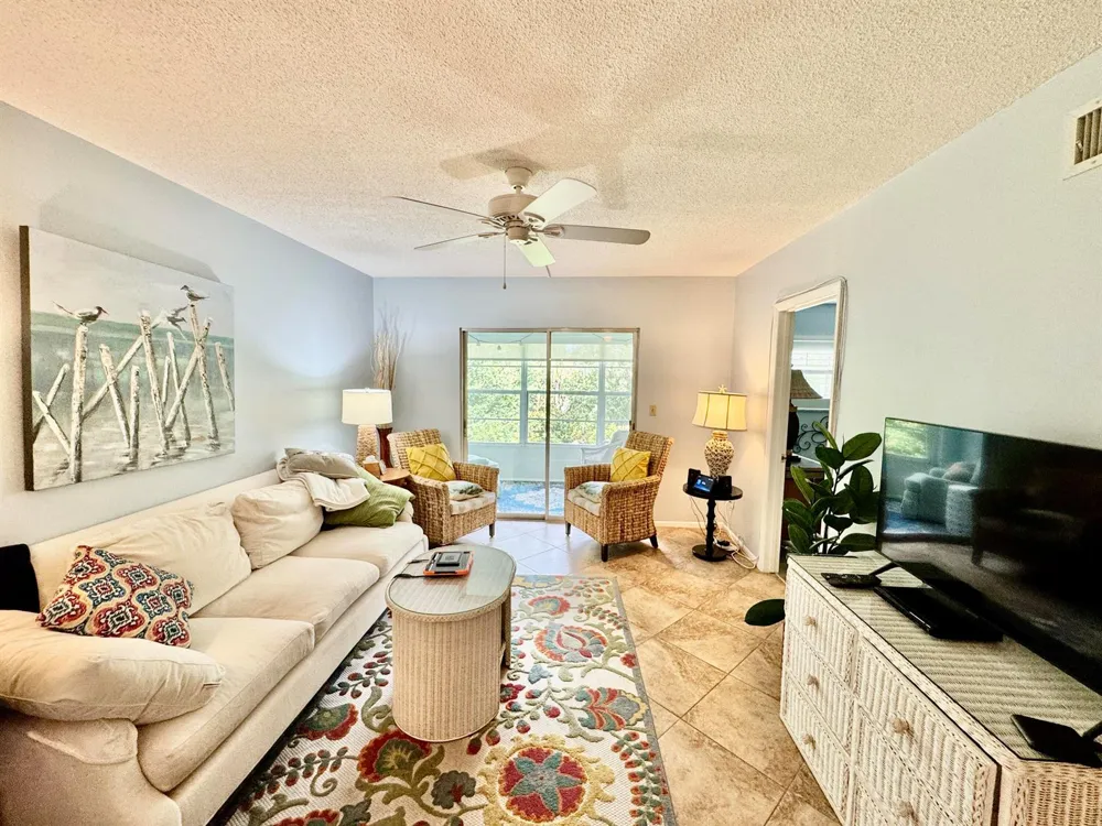 1100 PONCE DE LEON CIRCLE #E306 Vero Beach, FL 32960